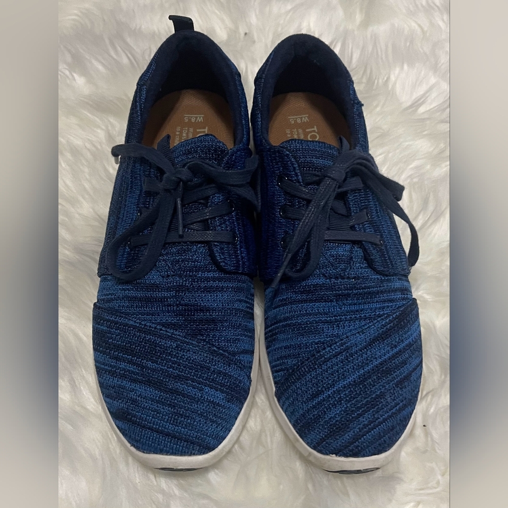 Tom's women's knit blue sneakers